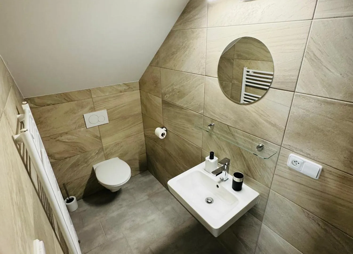 Restaurace - Penzion Bavorsky Dvur Sezemice Guest house