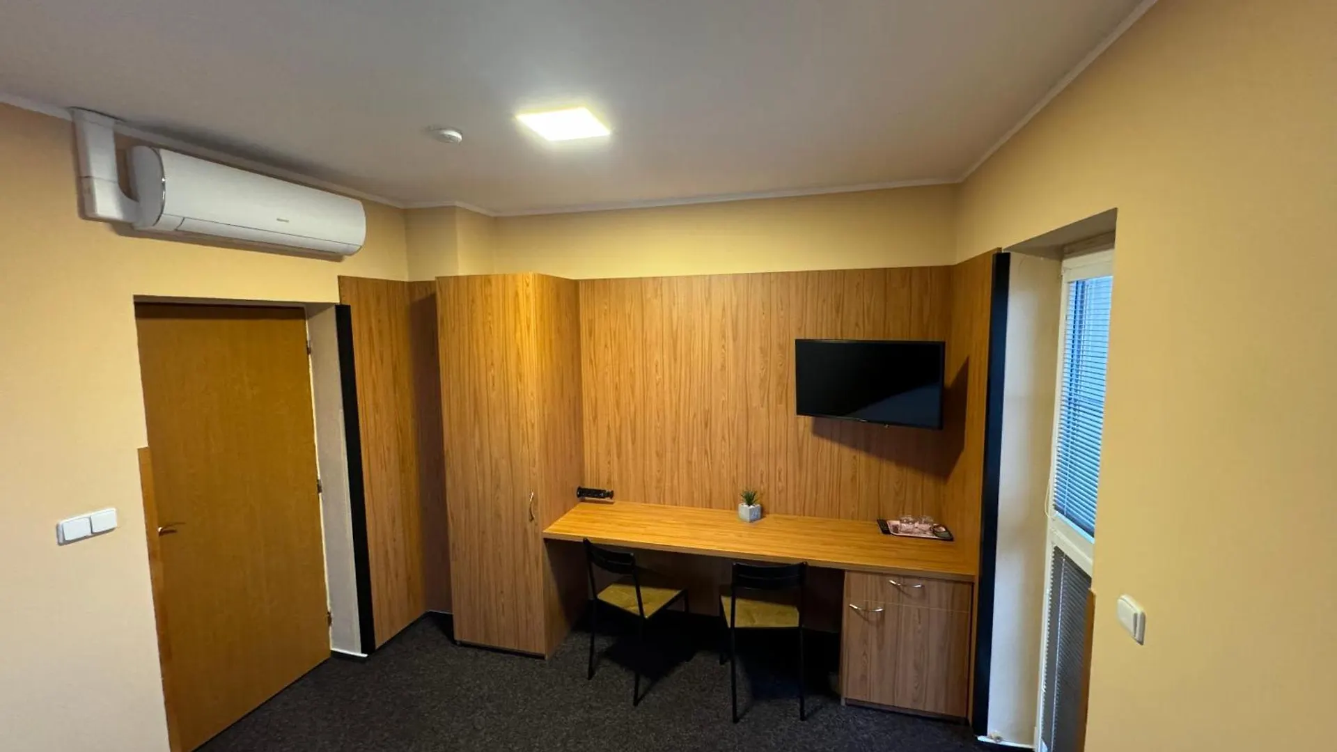 Restaurace - Penzion Bavorsky Dvur Sezemice 3*,