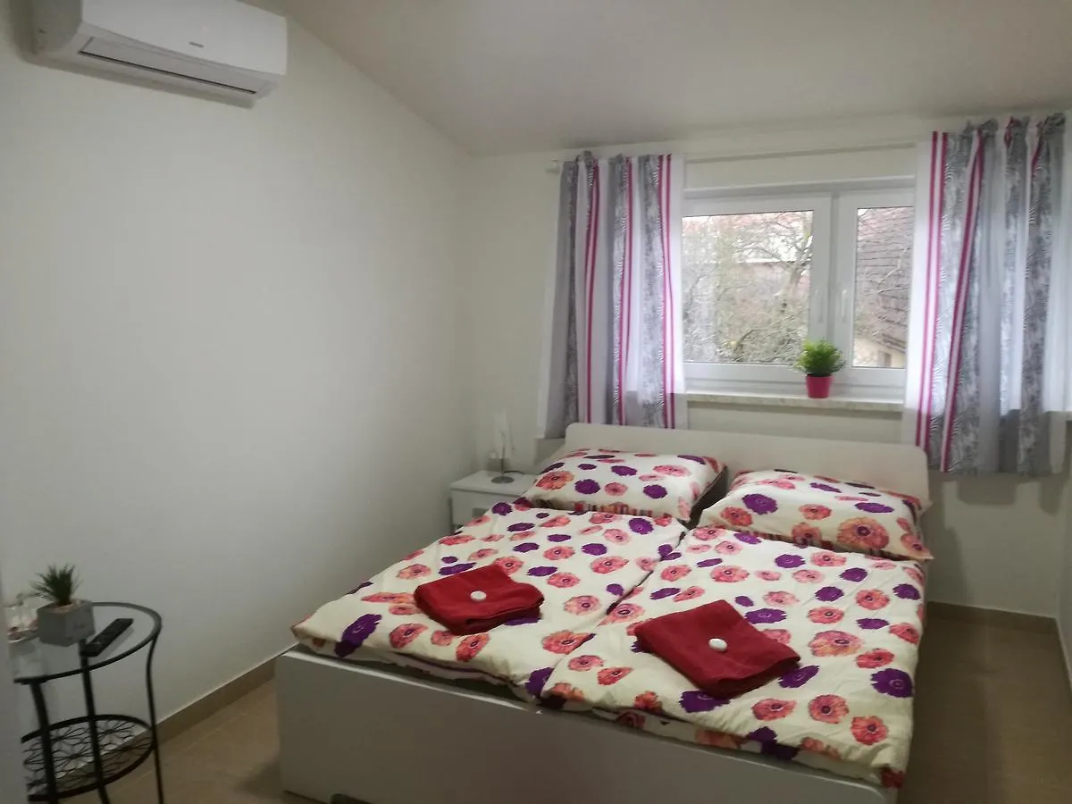 Restaurace - Penzion Bavorsky Dvur Sezemice Guest house