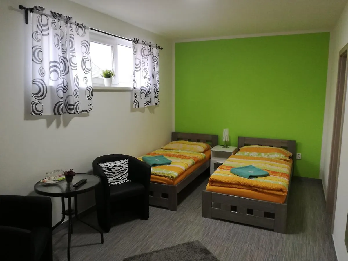 Restaurace - Penzion Bavorsky Dvur Sezemice Tsjechië