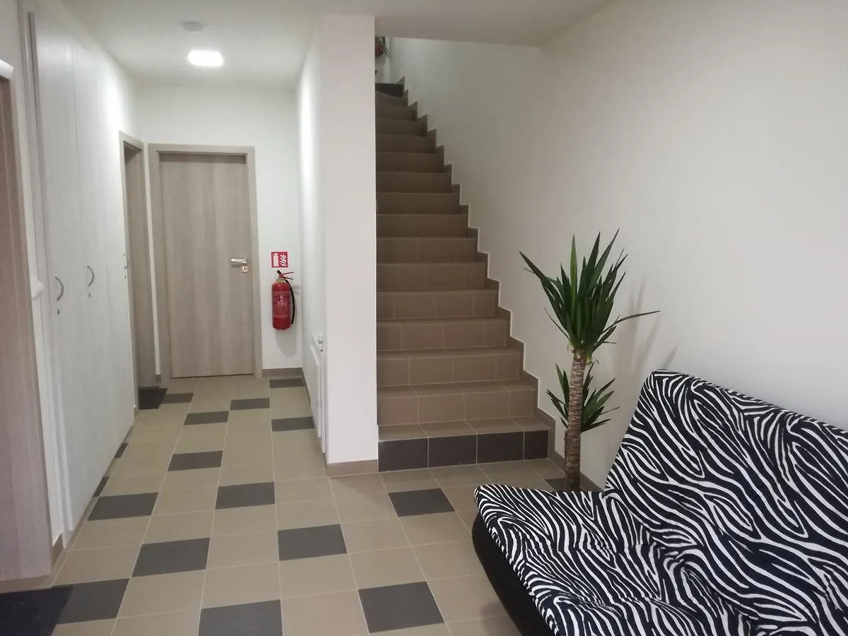 Restaurace - Penzion Bavorsky Dvur Sezemice 3*,